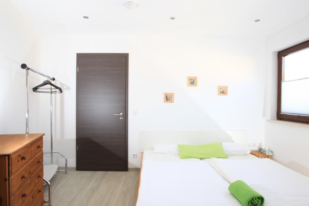 Messewohnung Rehdorf Оберасбах Экстерьер фото